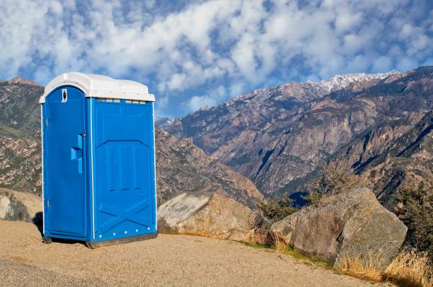 Best Portable bathroom rental  in Blue Springs, MO